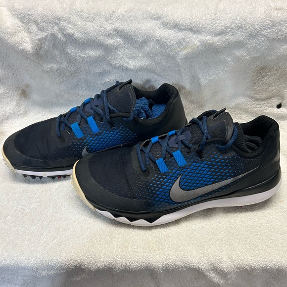 Nike golf shoes - Picture 2 of 5